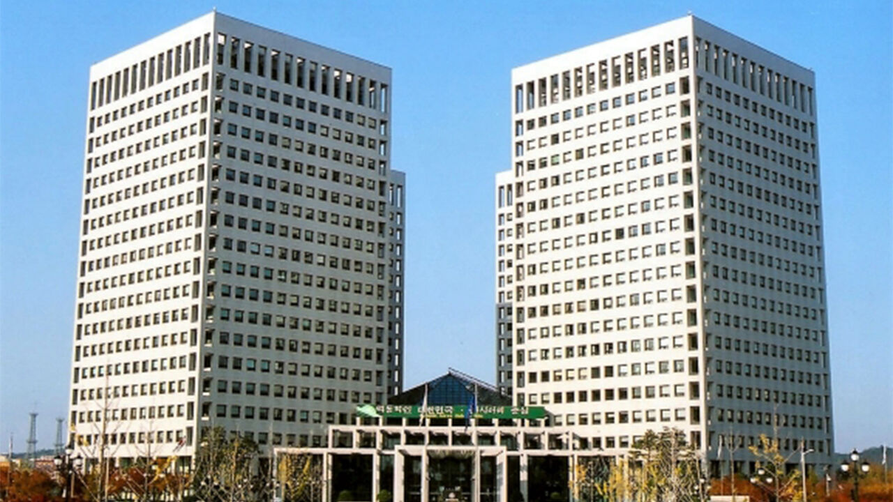 '탄산음료' 위장 위스키로 탈세…관세청, 체납자 236명 공개