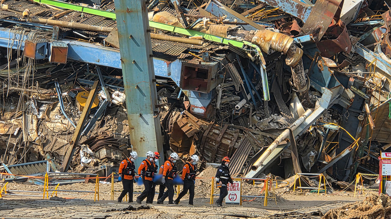 구조된 울산화력 매몰자 2명 숨져…사망자 3명으로 늘어
