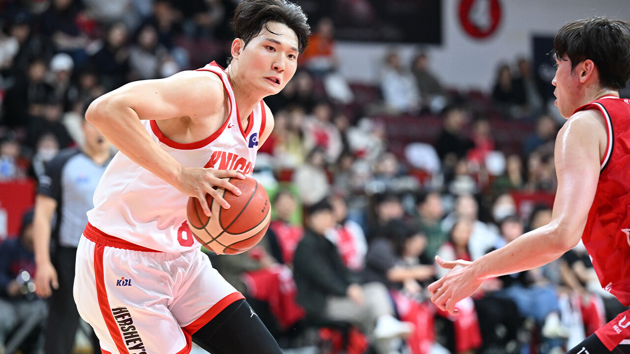 프로농구 SK, 선두 정관장 제압…'부상 복귀' 안영준 21점