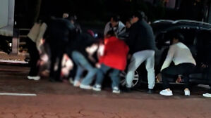 차에 깔린 아이 구하려…맨손으로 나선 시민들