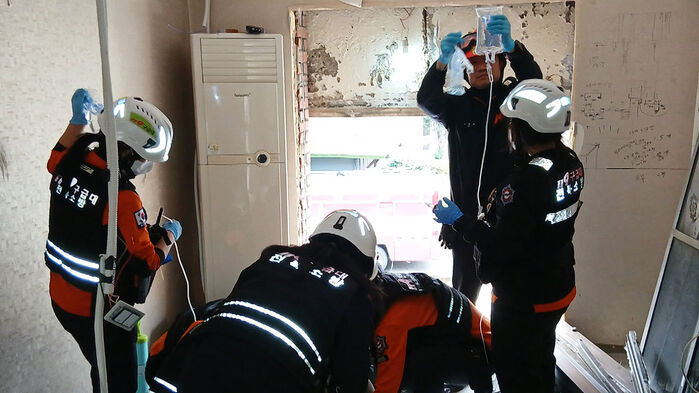 전주 빌라 붕괴, 노동자 추락