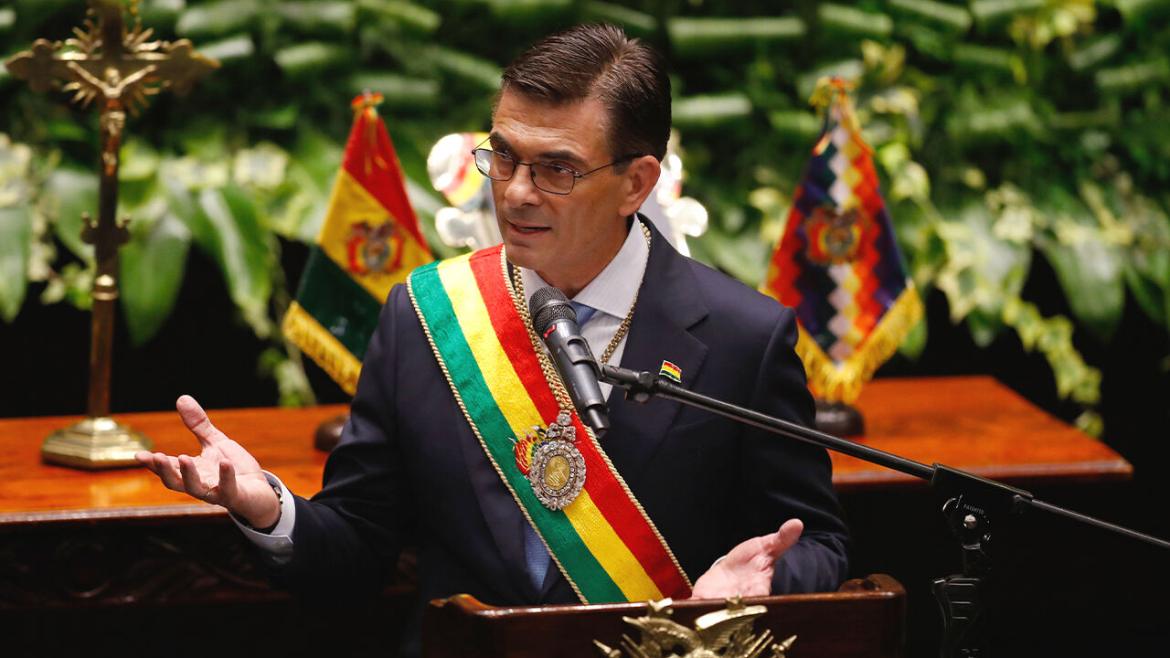 볼리비아 로드리고 파스 대통령 취임…경축 특사로 한준호 참석