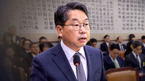 노만석 "제 책임하에 결정"…일선에선 "수뇌부 사퇴하라"