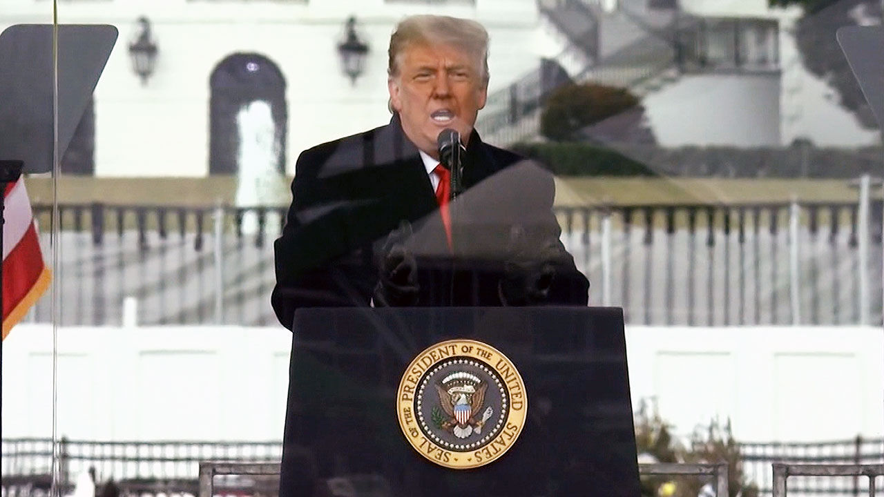 트럼프, BBC에 소송 경고…BBC회장 "판단오류 사과"