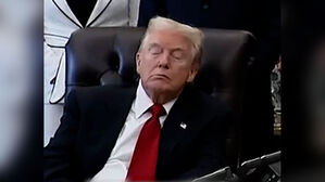 백악관 행사서 20분 '꾸벅꾸벅'…트럼프, 영상 포착되자