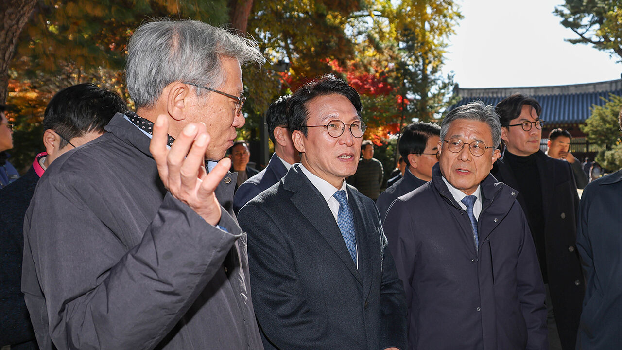 김 총리 "종묘 앞 초고층 턱하고 숨 막혀…마구 결정할 일 아냐"