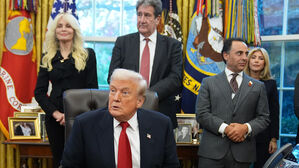 트럼프, 셧다운 종료 타협안 "수용" 피력…"속히 나라 열게 될 것"