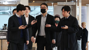 김건희 여사 모친 최은순·오빠 김진우, 김건희특검 재출석