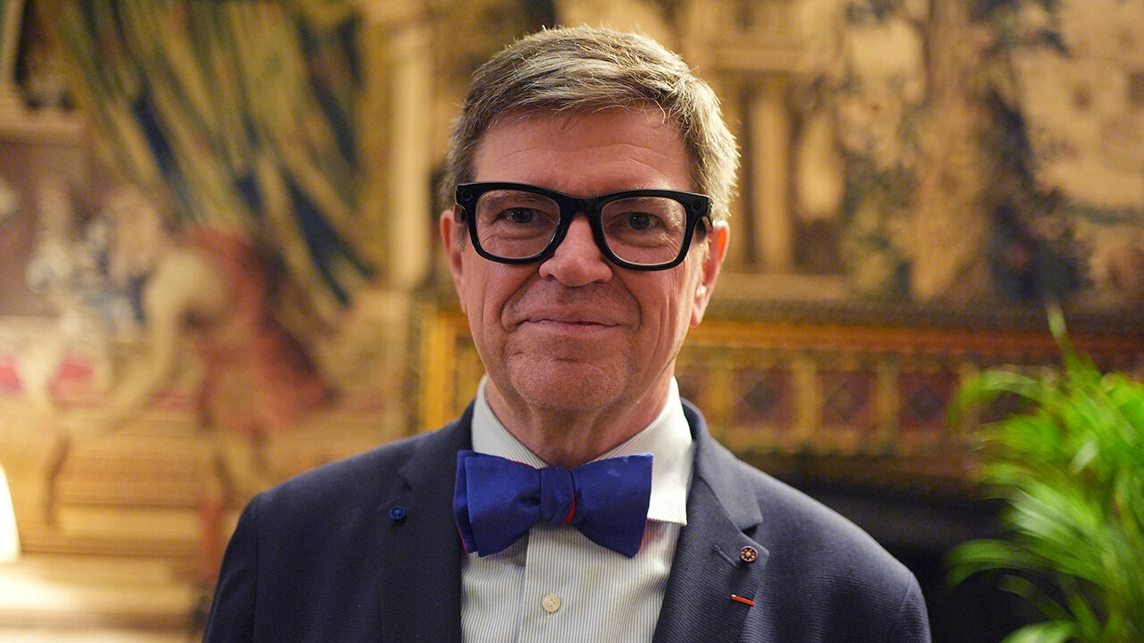 FT "'AI 대부' 르쿤, 메타 떠나 스타트업 설립"