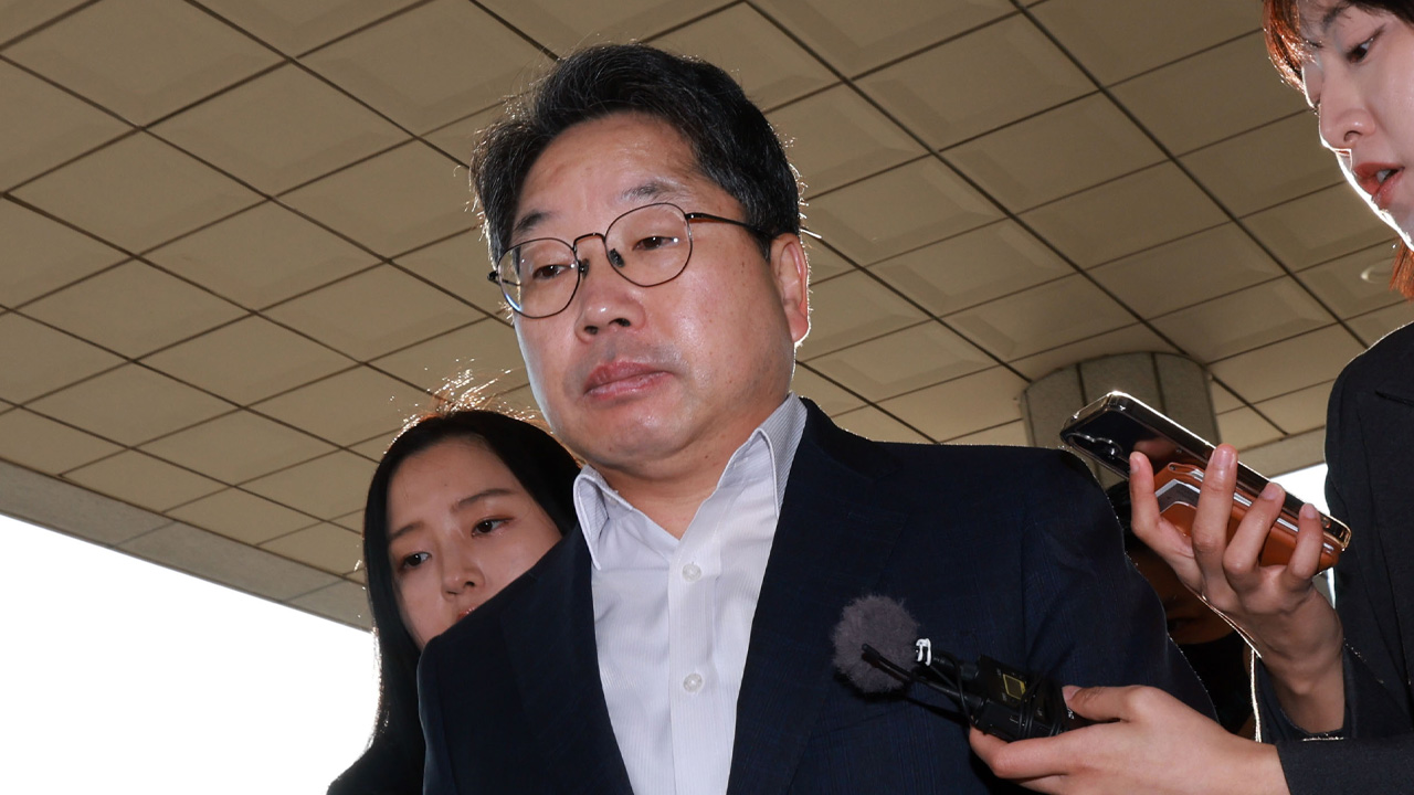 '항소 포기 사퇴 압박' 노만석 총장대행 연차 후 묵묵부답 출근