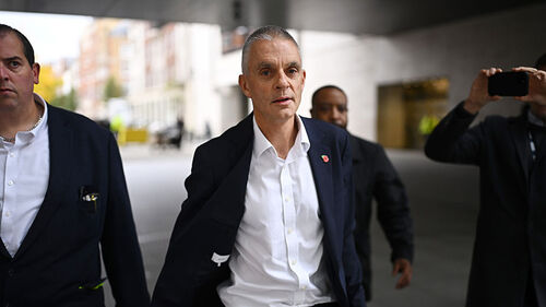 물러나는 BBC 사장 "언론 자유 핍박…저널리즘 위해 싸워야"