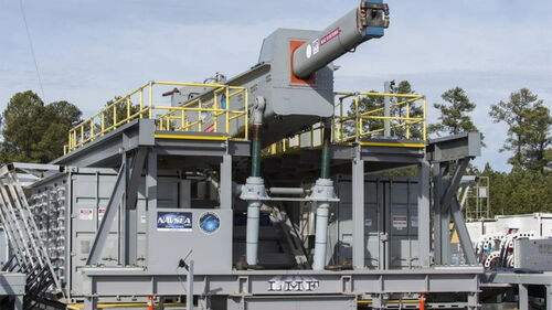 "중국, 항공모함에 '레일건' 장착 시도…성공 시 판도 변화"