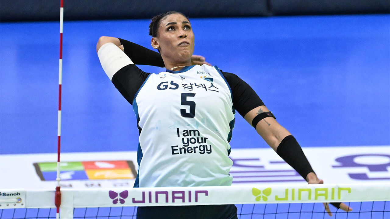 스파이크하는 GS칼텍스의 실바 (사진=한국배구연맹 제공, 연합뉴스)