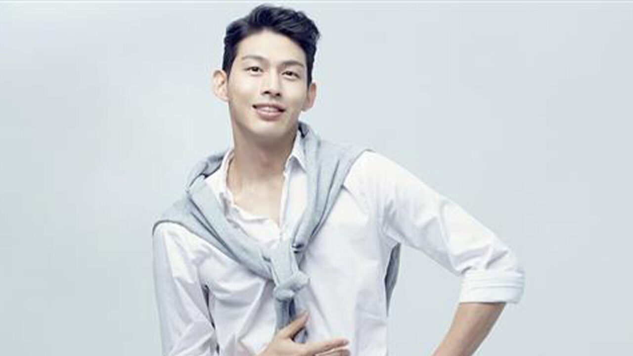 '스토킹 혐의' UN 출신 배우 최정원 검찰 송치