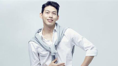 '스토킹 혐의' UN 출신 배우 최정원 검찰 송치