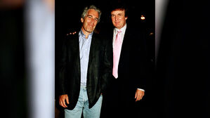 "성착취 피해자와 함께 있었다" 이메일 공개에 트럼프 "사기극"