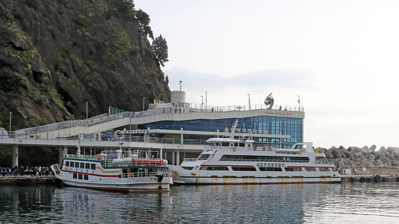울릉도 뱃길 2주간 끊어질 위기…주민들 '발 동동'