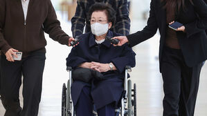 이배용 "김건희, 경복궁서 설명 중 어좌에 앉아…돌발행동"