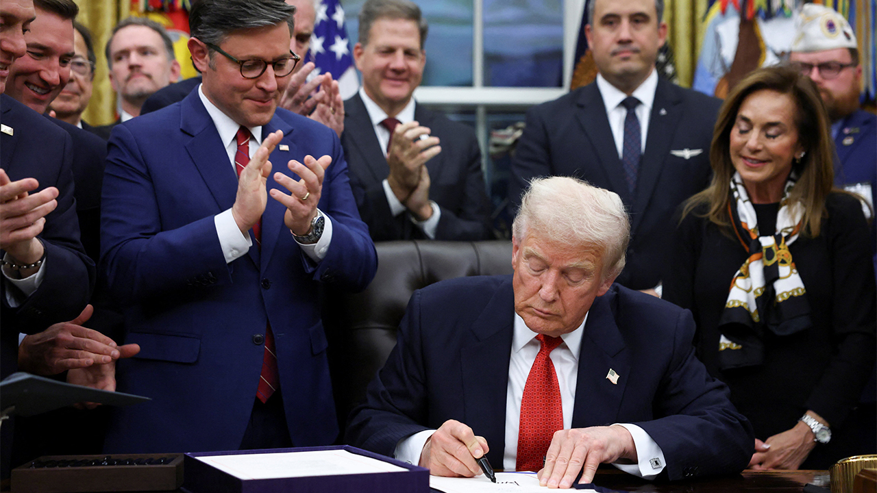 '역대 최장 43일' 미국 셧다운…누가 승자인가