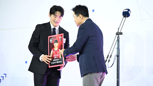 문유현 1순위로 정관장행…프로농구 드래프트 첫 '형제 1순위'