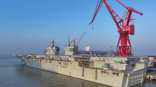 중국 경항모 쓰촨함, 첫 항행 시험…상하이서 출항