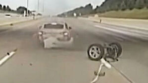 경찰차 들이받고 광란의 도주…실탄 경고사격까지