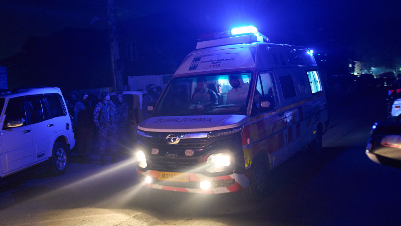 인도 카슈미르 경찰서에서 폭발물 터져…7명 사망·27명 부상