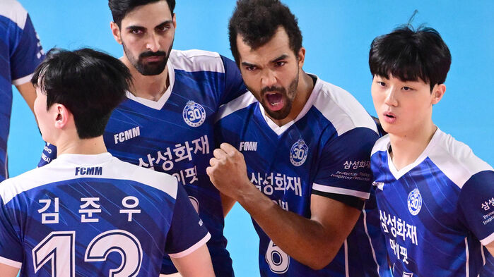 득점 후 기뻐하는 삼성화재 선수들
