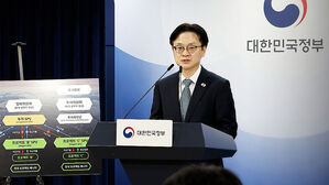 일본보다 나은 성적표…남은 변수는?