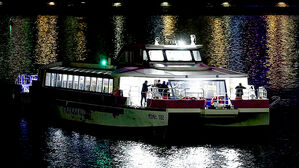 강바닥에 걸려 멈춰선 한강버스