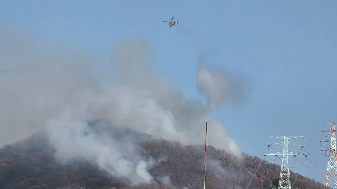 용인 수지구 불곡산서 불…산림청 헬기 11대, 인력 112명 투입