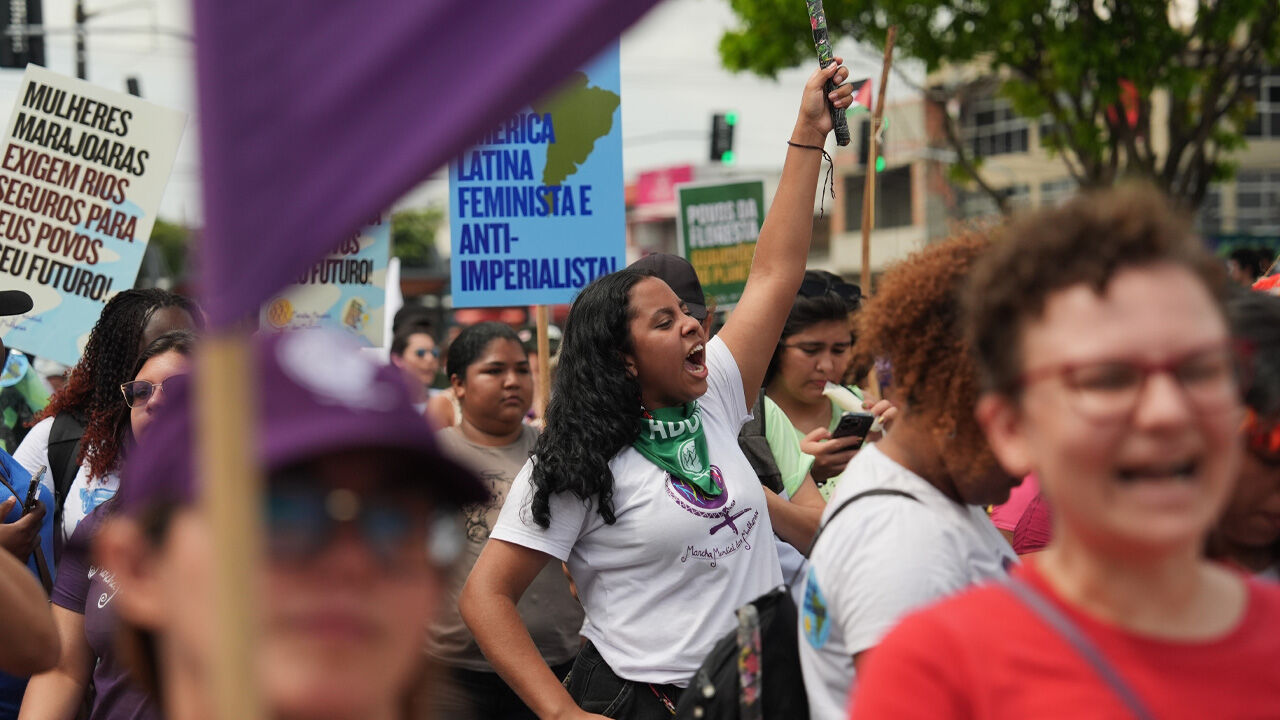 브라질 유엔 기후총회서 5만 명 시위…"아마존 파괴 중단"