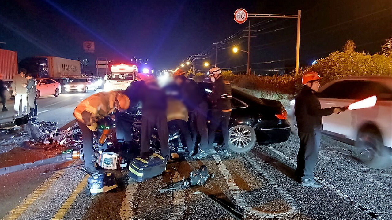 전주서 차량 3대 충돌 …1명 사망·4명 부상