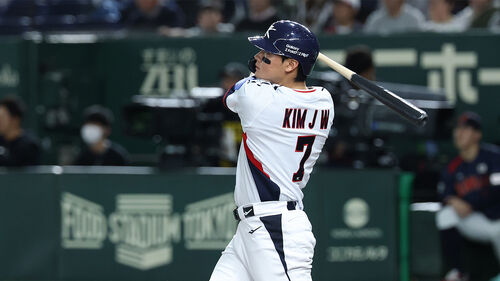 한국 야구, 9회말 2아웃서 김주원 극적 동점포…일본과 무승부