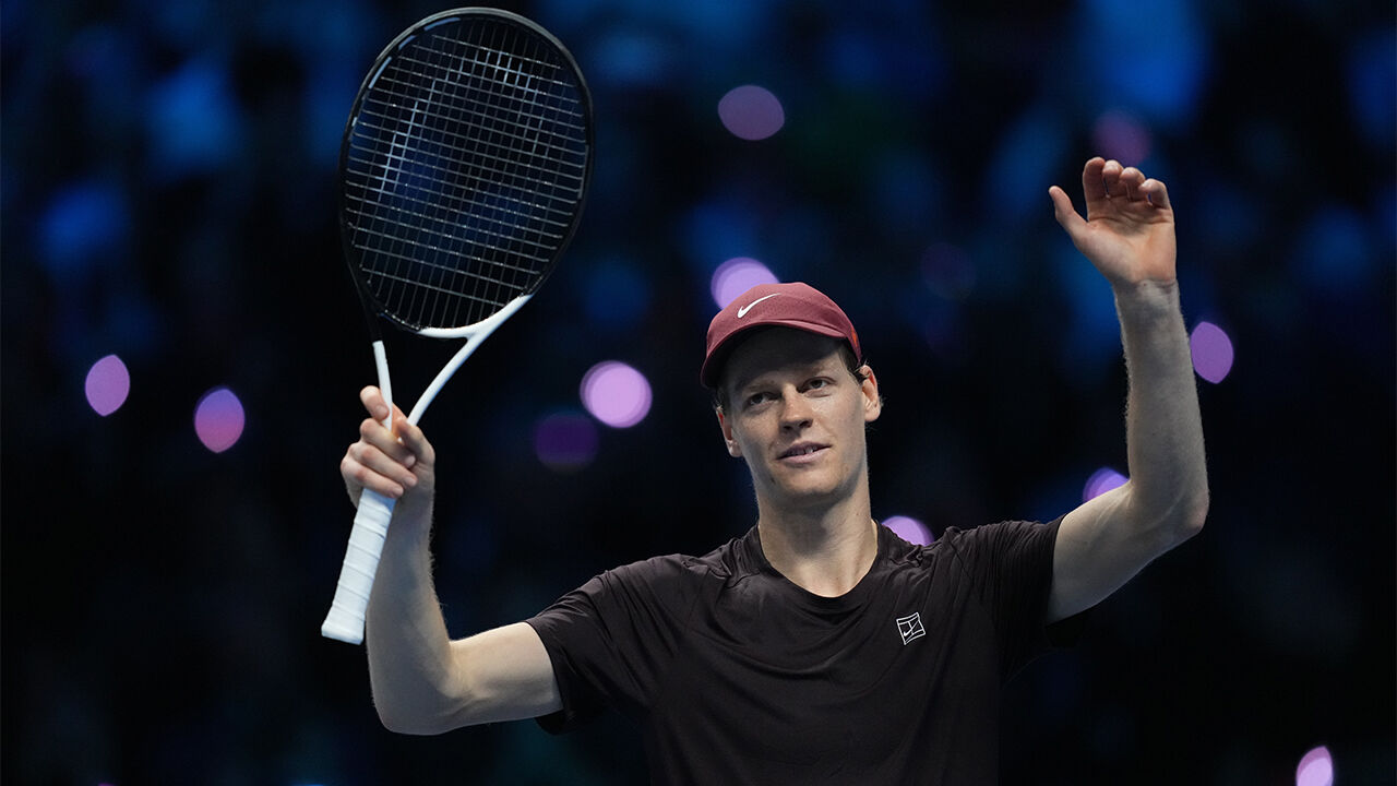 신네르, 알카라스 꺾고 ATP 투어 시즌 최종전 우승