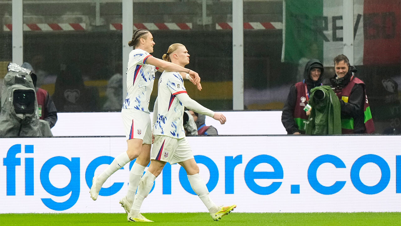 골세리머니를 펼치는 노르웨이 공격수 엘링 홀란 (사진=AP, 연합뉴스)