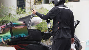 "수수료&middot;배달비 너무 비싸다" 배달앱 규제 필요하다는 응답 많아