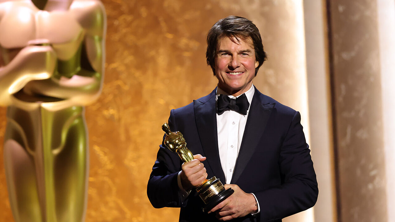 톰 크루즈, 생애 첫 오스카 트로피 안았다…40여 년 만에 공로상