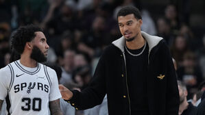 NBA 웸반야마, 종아리 부상으로 수주간 결장