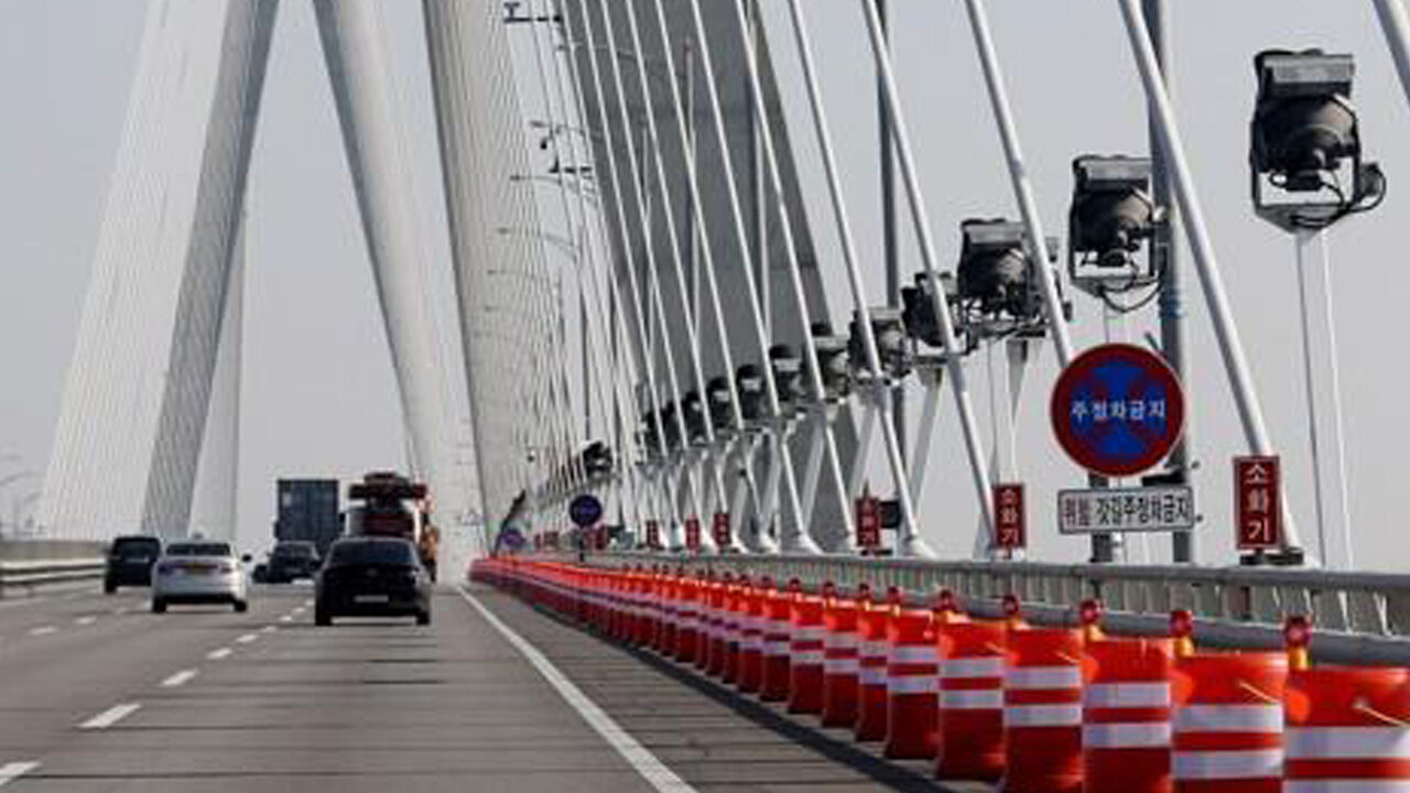 "사람 떨어졌어요" 잇단 투신 사고…인천대교 갓길에 결국
