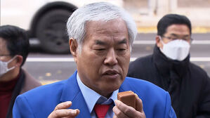 '서부지법 폭동 배후 의혹' 전광훈, 경찰 출석