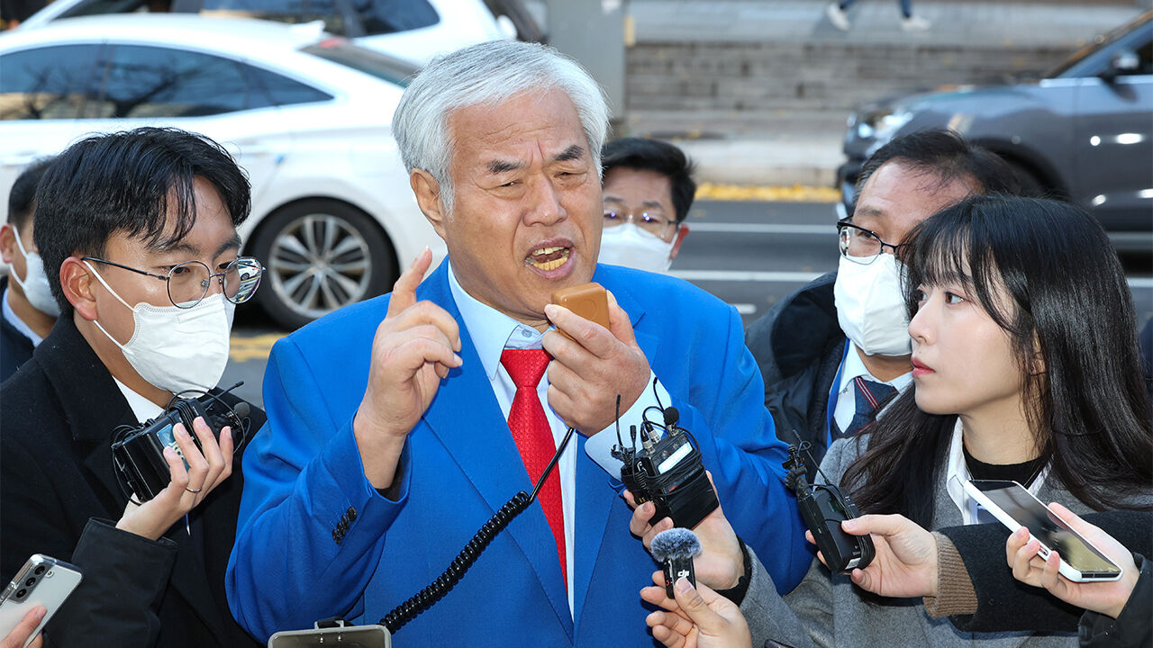 전광훈, 지병 이유로 2시간여 만에 귀가…"서부지법 무관" 강변