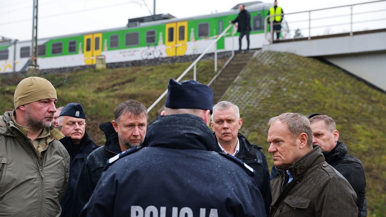폴란드, 우크라 지원 철로 폭발에 '외국 정보기관' 배후 의심
