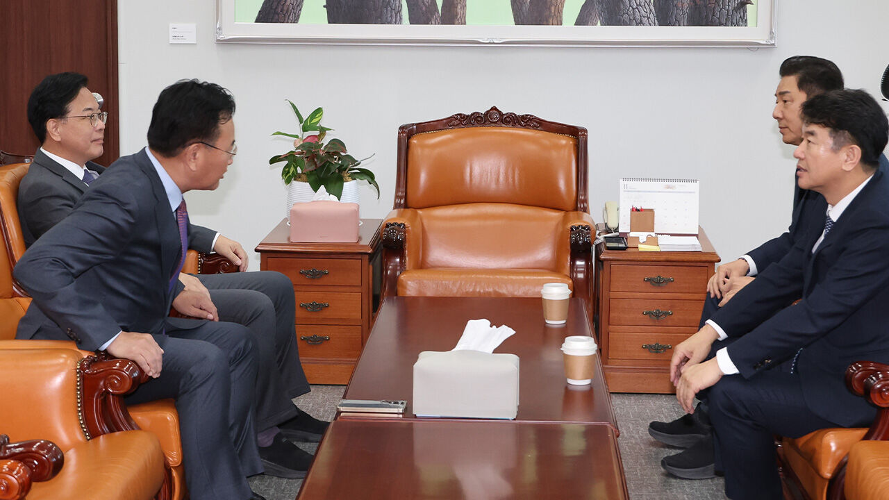 여야, 국회 정개특위 구성 논의…국정조사, 또 합의 불발