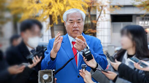 경찰, 전광훈 첫 소환 조사&hellip;"모든 혐의 부인"