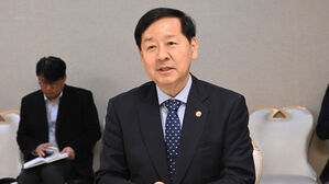 구윤철 "달러 부족에 고환율…과도한 불확실성 없게 협의 중"