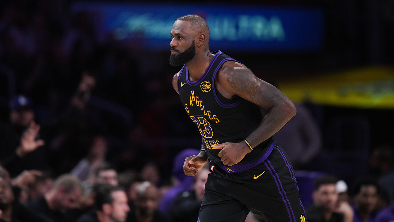 르브론, '사상 최다' 23번째 시즌 시작…더블더블 활약