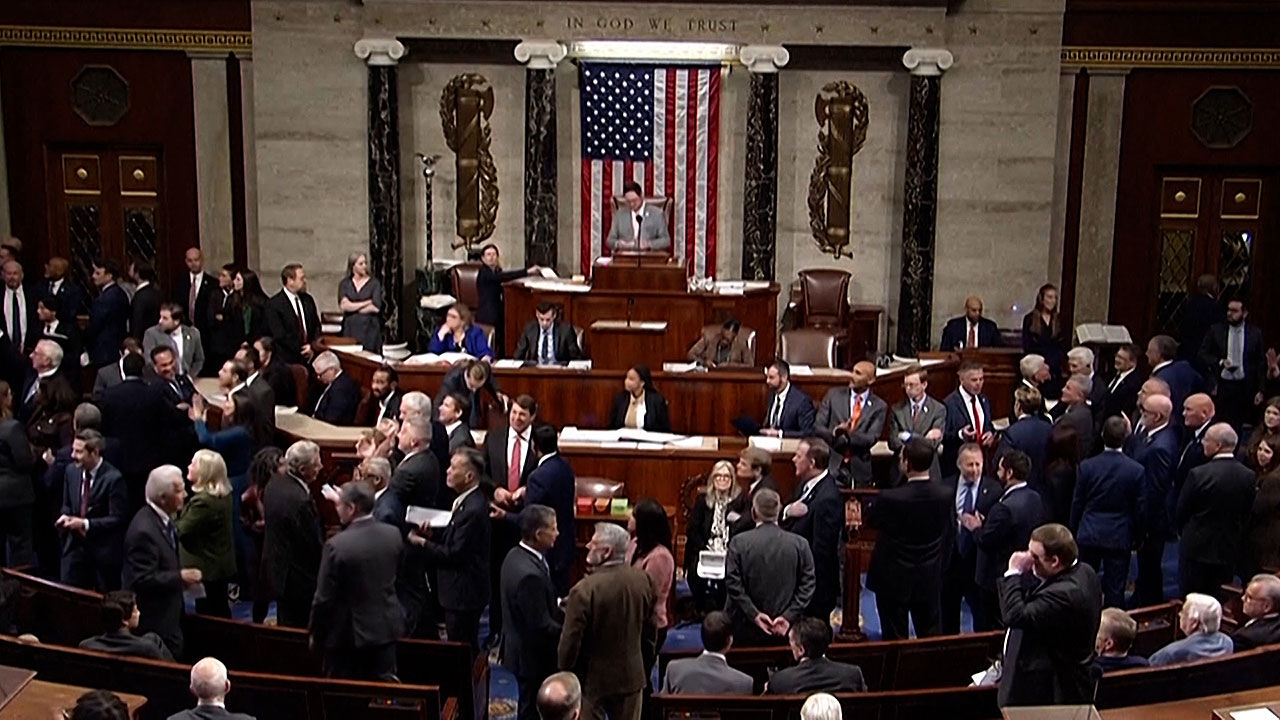미국서 의원 주식 거래 금지법 추진…의원 100여 명 공동 발의