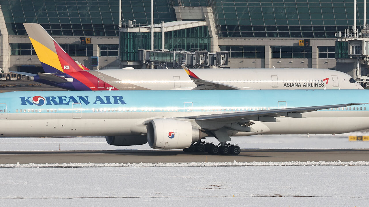 180석 부산∼괌 여객기에 승객 3명…항공사 합병 영향 공급 과잉