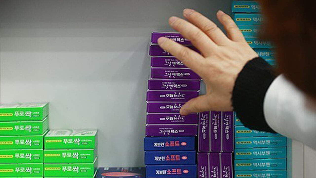 약국마다 "약 없어서 못 판다"…감기약·항생제 동난 진짜 이유